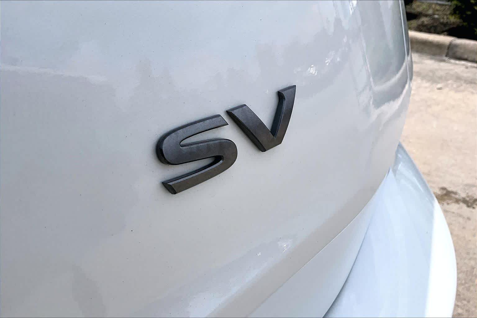 Used 2024 Everest White Pearl Nissan SV image 10