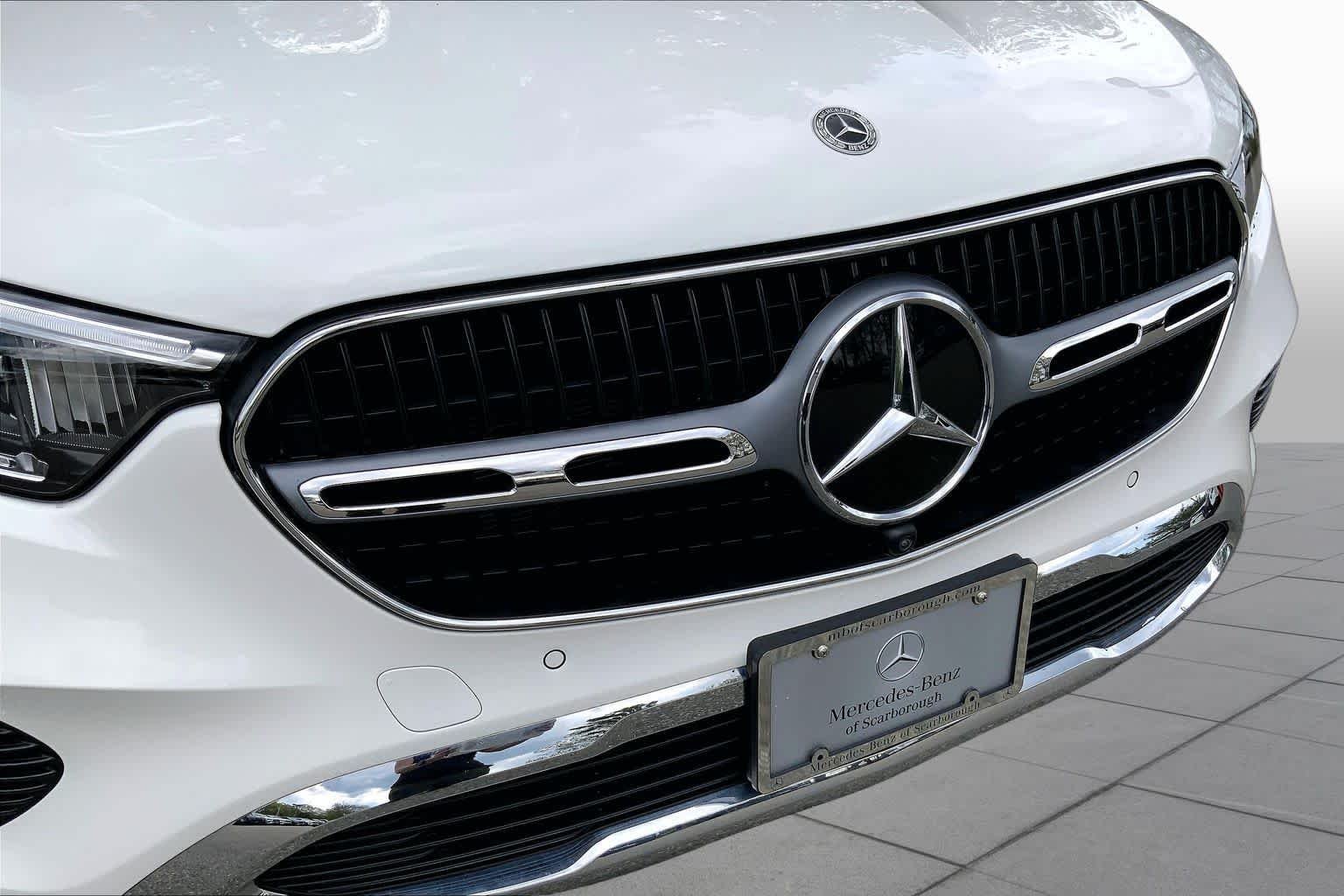 Certified Used 2025 Polar White Mercedes-Benz GLC 300 image 30