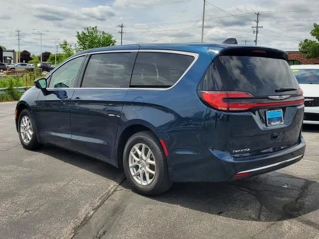 Used 2025 Fathom Blue Pearlcoat Chrysler Select image 5