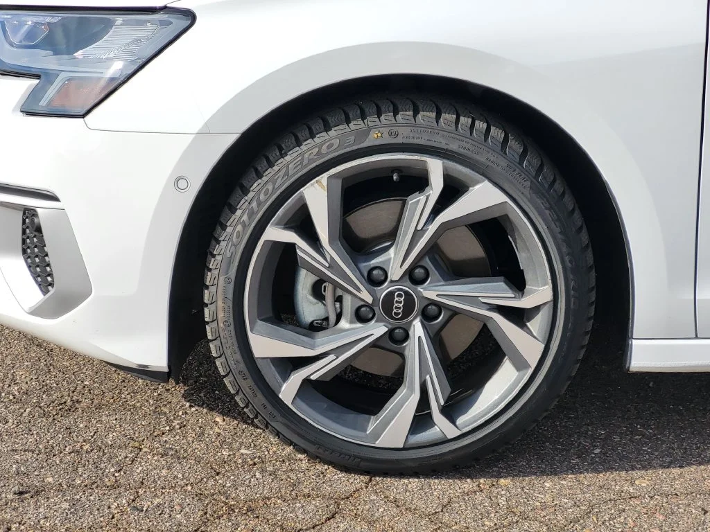 Used 2022 White Audi  image 5