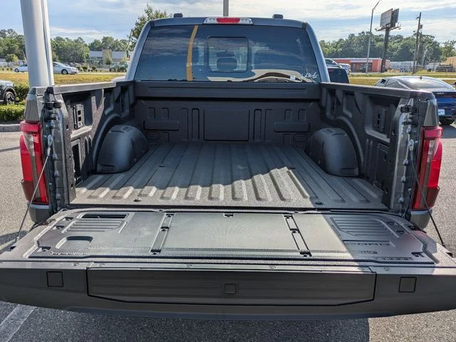 New 2026 Carbonized Gray Metallic Ford XLT image 13