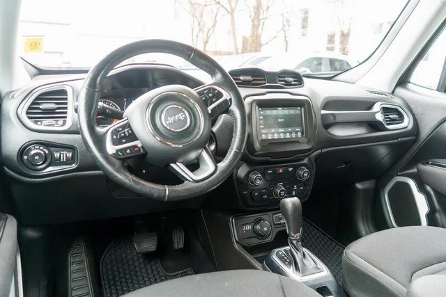 Used 2020 Black Jeep Latitude image 13