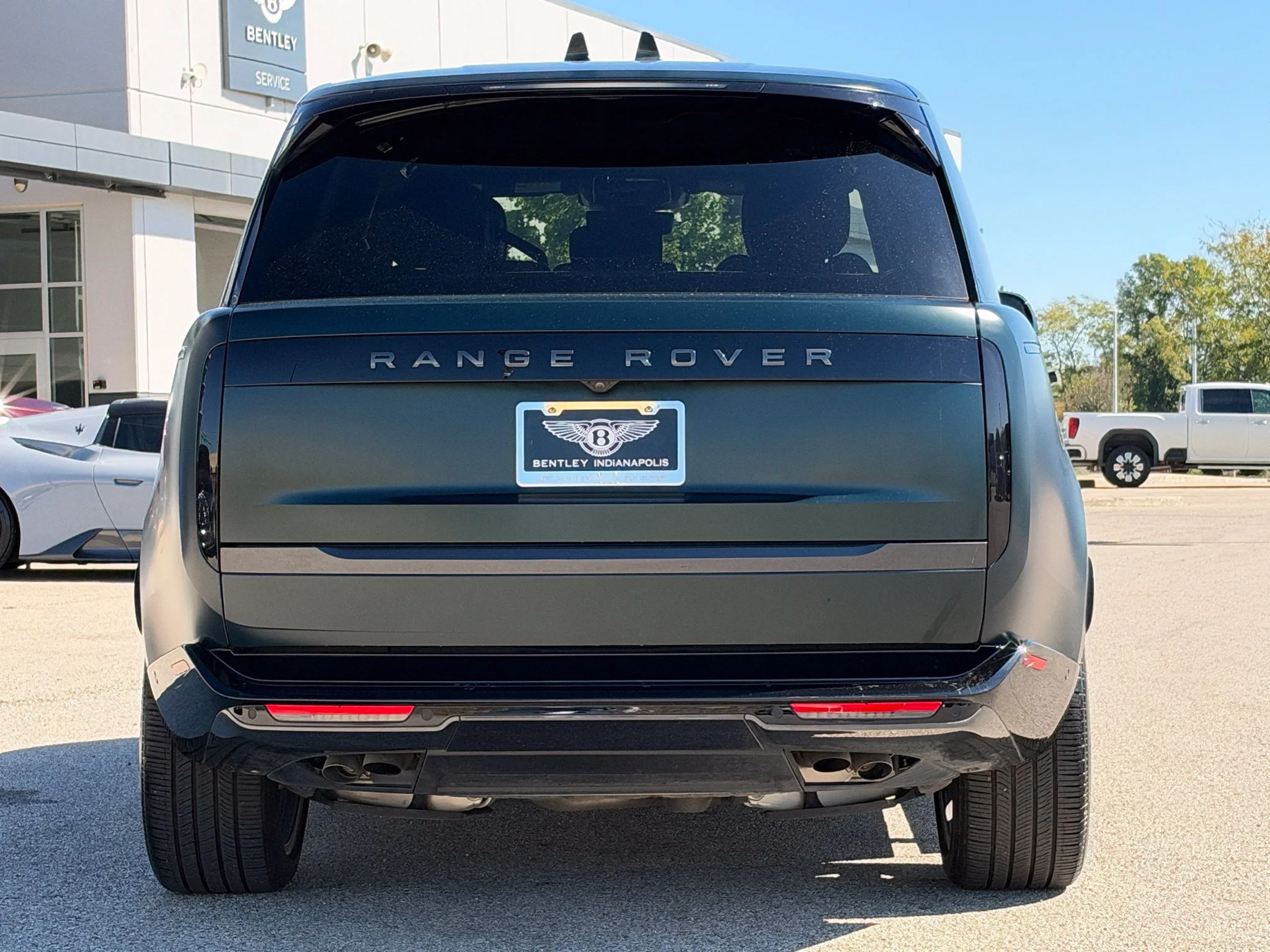 Used 2025 Green Land Rover SE image 6