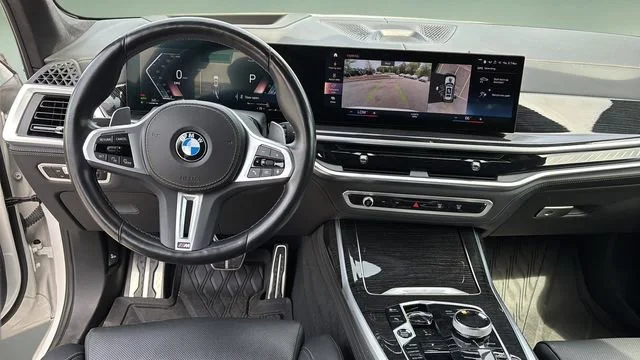 Used 2023 White BMW M60i image 11