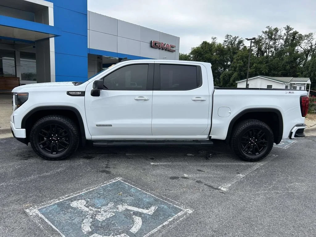Used 2024 Summit White GMC Elevation image 7