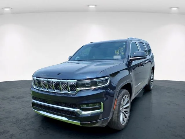 Used 2025 Black Jeep Base image 3
