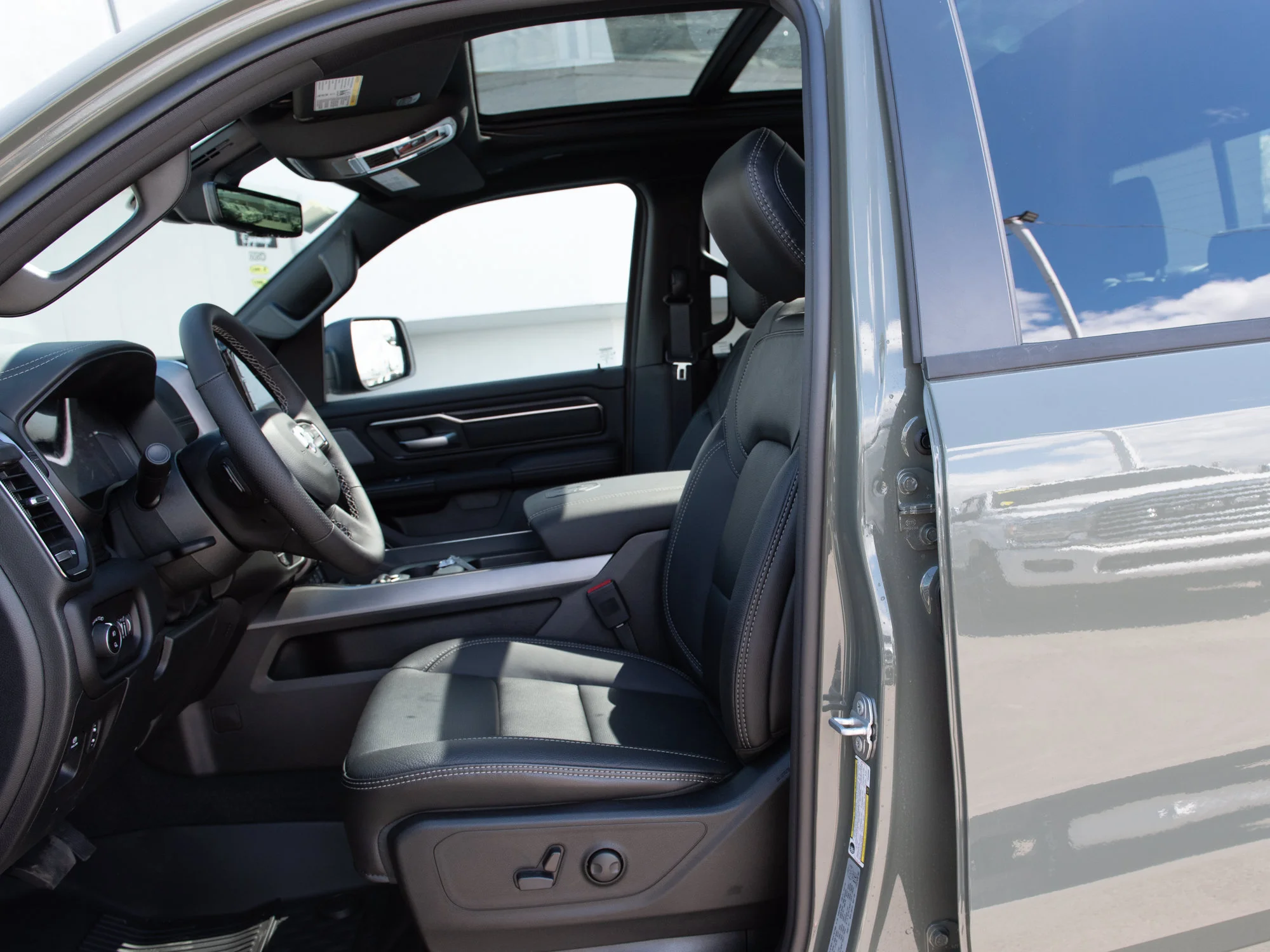 New 2026 canyon lake RAM Sport* image 23