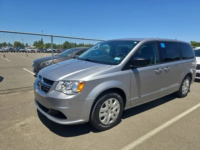 Used 2018 Silver Dodge SE image 6