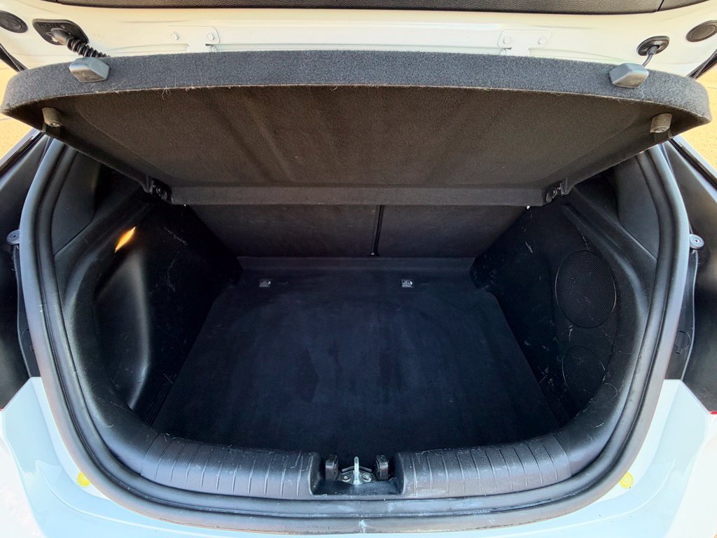 Used 2019 Chalk White Hyundai Turbo image 10