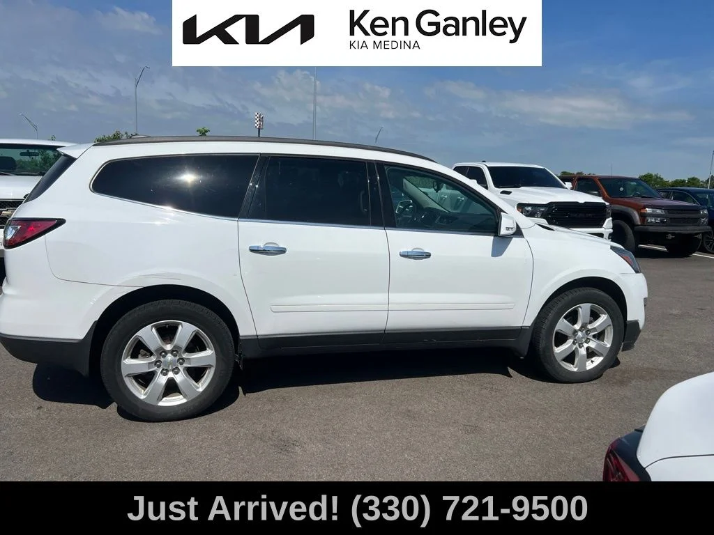 Used 2017 White Chevrolet LT image 4