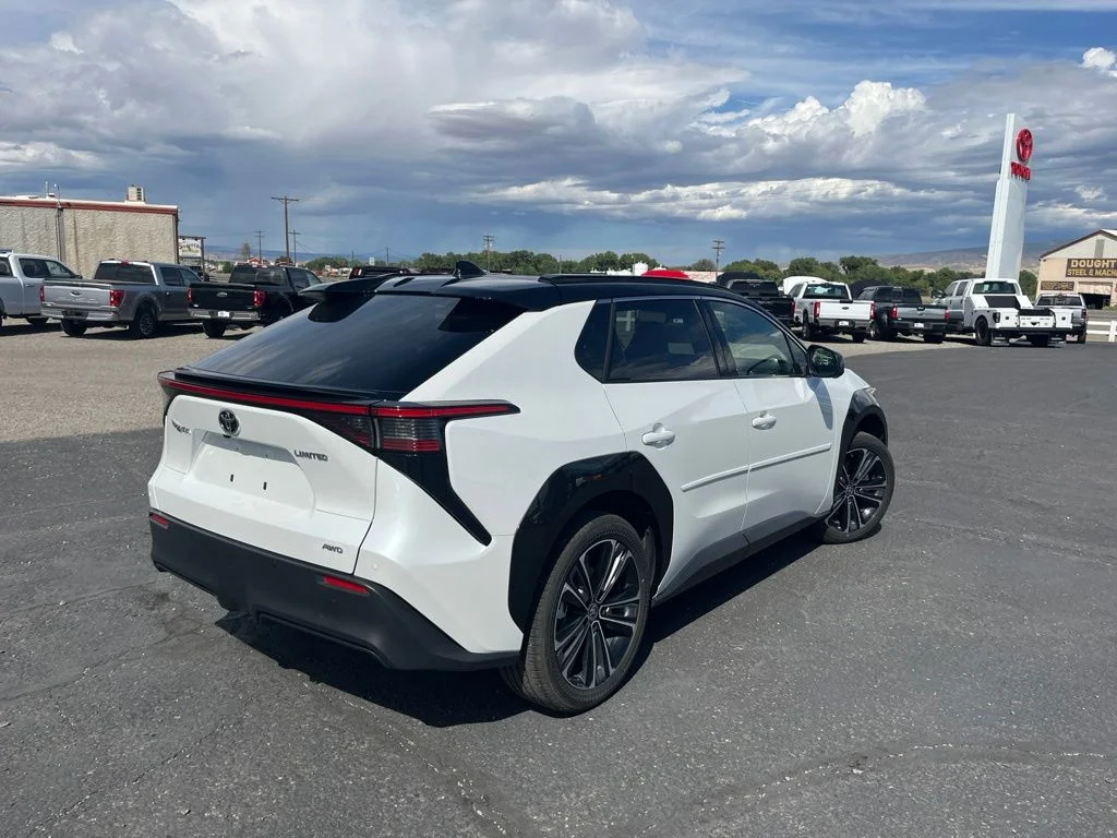 Certified Used 2023 Pearl Toyota Limited image 11
