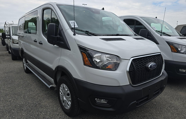 Used 2025 White Ford Base image 1
