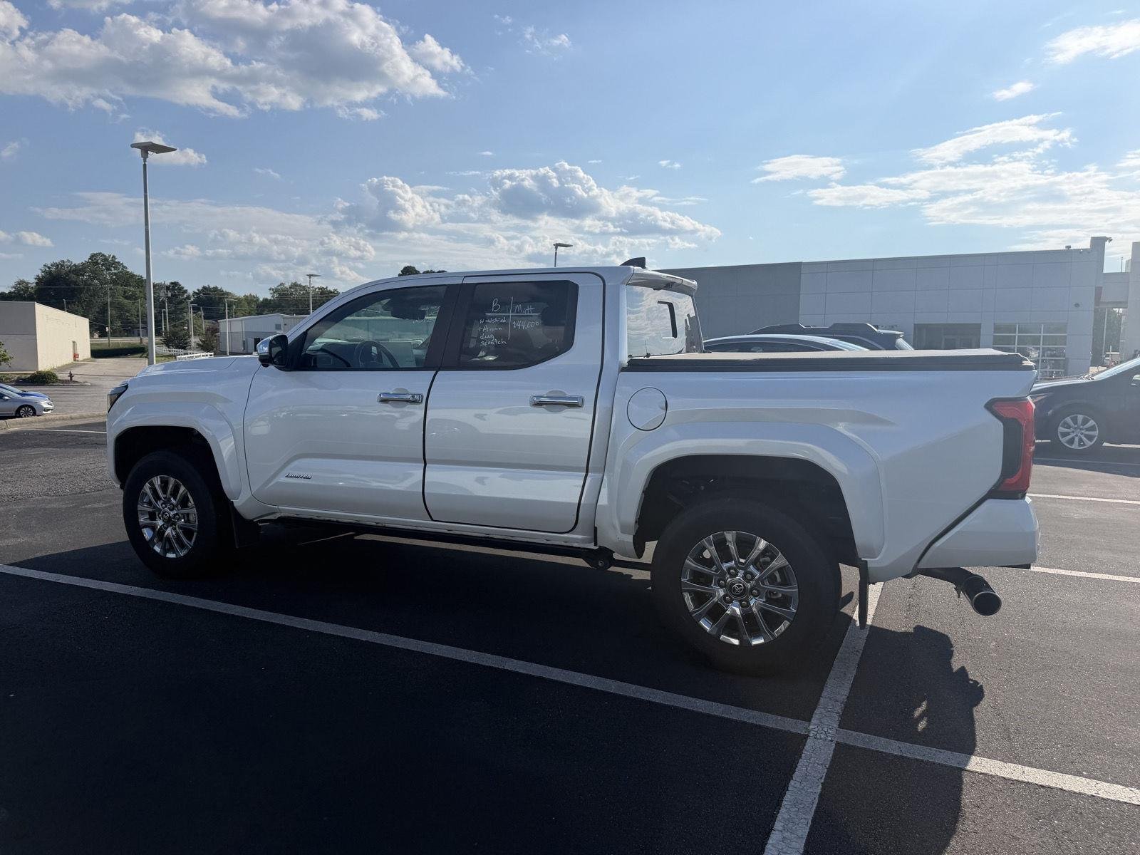 Used 2025 Wind Chill Pearl Toyota Limited image 8