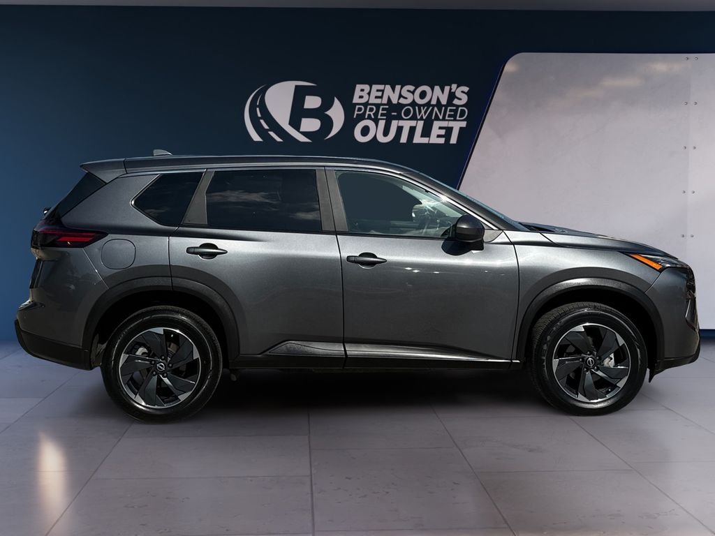 Used 2025 Gray Nissan SV image 6