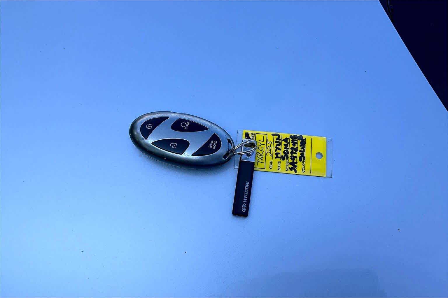 Used 2025 Aero Silver Hyundai SEL image 15