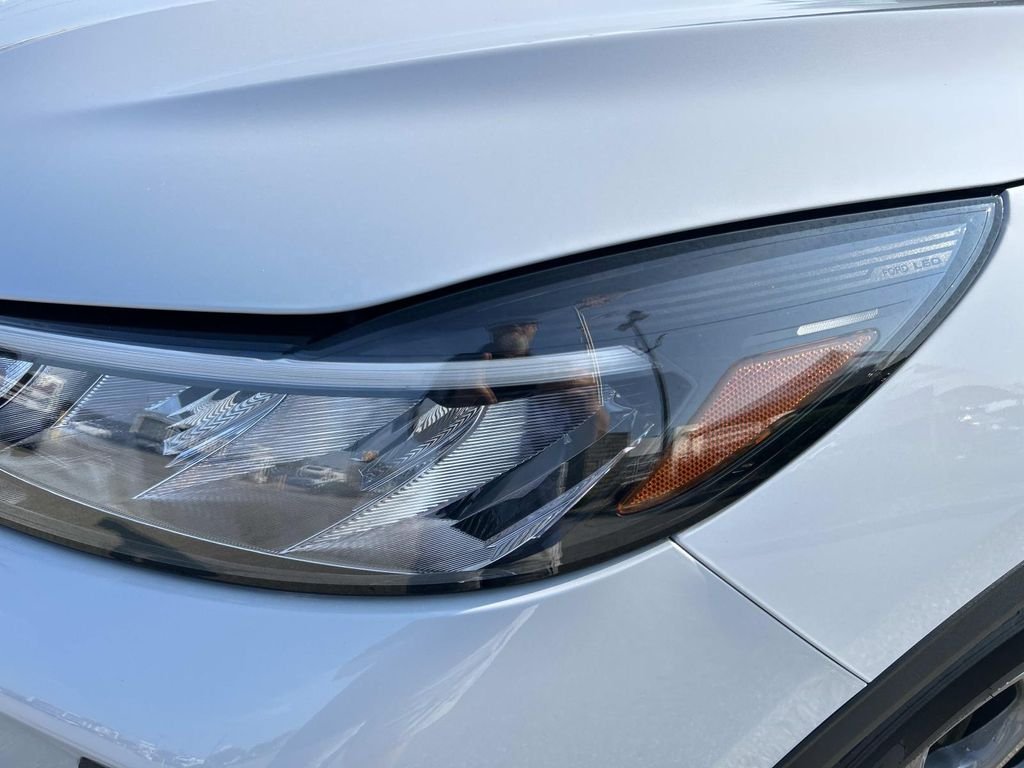 Used 2025 Silver Metallic Ford ST-Line image 10