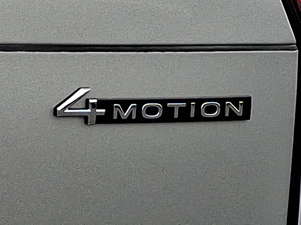 Used 2022  Volkswagen 2.0T SE image 29