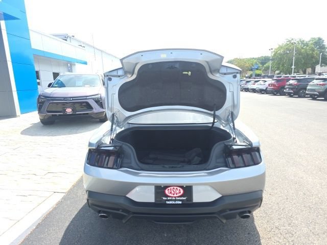 Used 2024 Iconic Silver Metallic Ford GT image 26