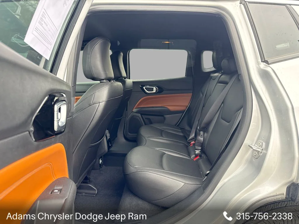 Used 2025 Silver Jeep Limited image 11