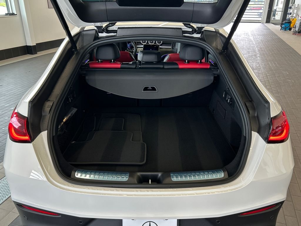 New 2027 Polar White Mercedes-Benz GLC 300 image 7
