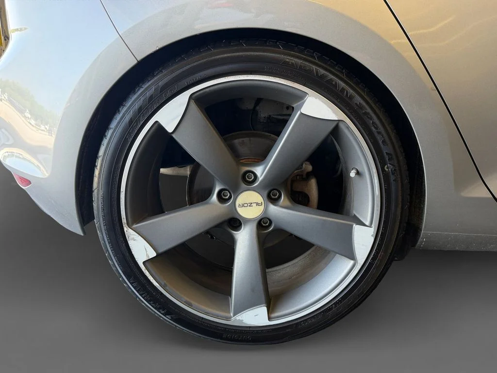 Used 2017 Silver Volkswagen Wolfsburg image 10