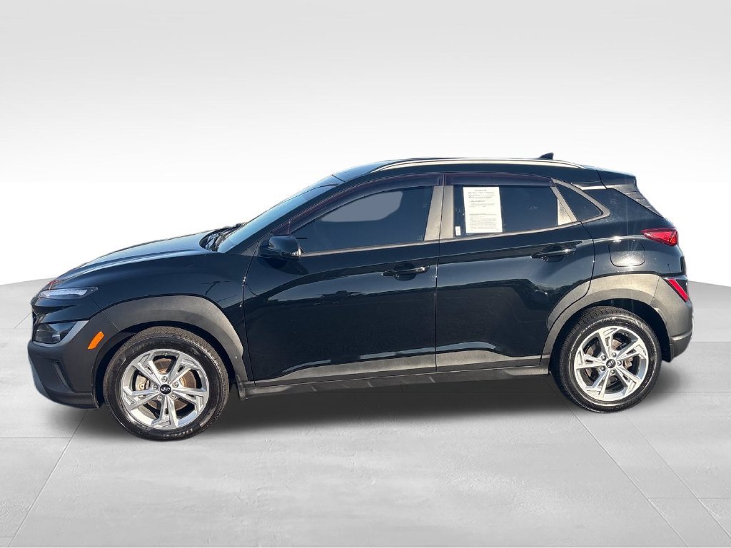 Used 2023 Black Hyundai SEL image 2