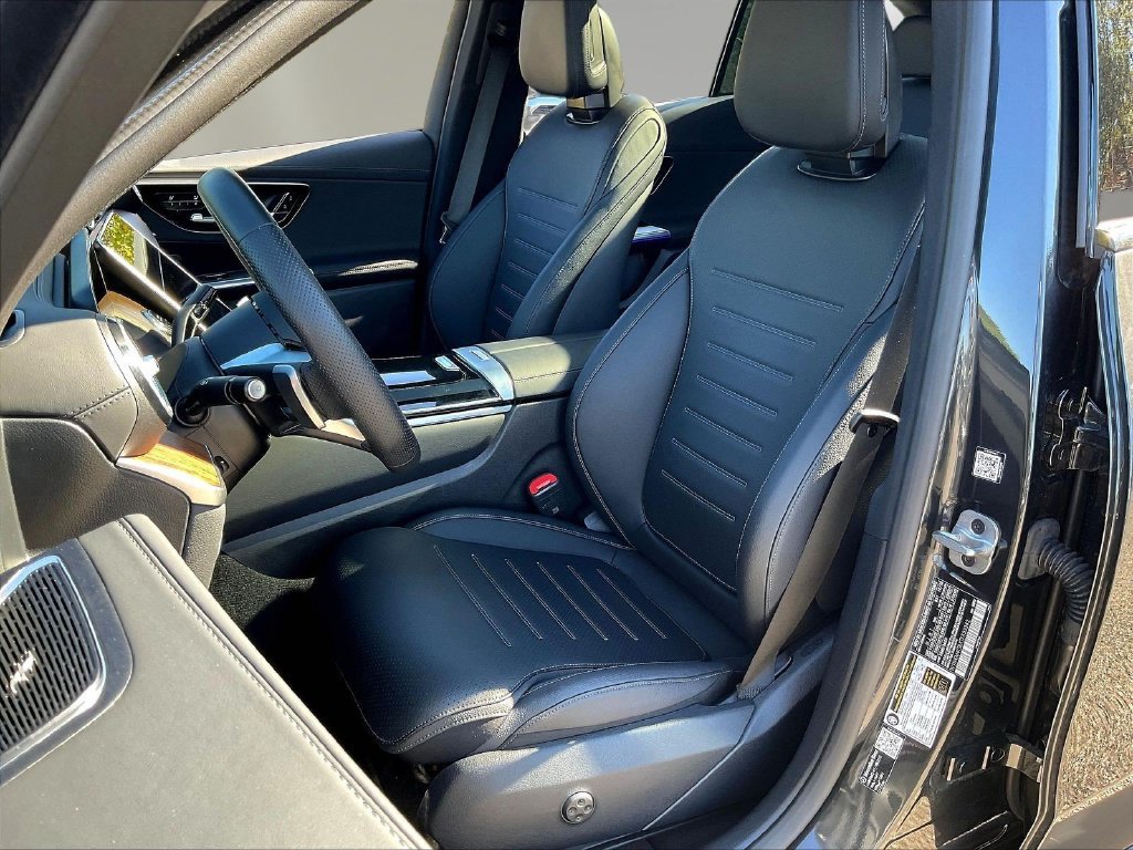 Used 2026 Graphite Mercedes-Benz GLC 300 image 23