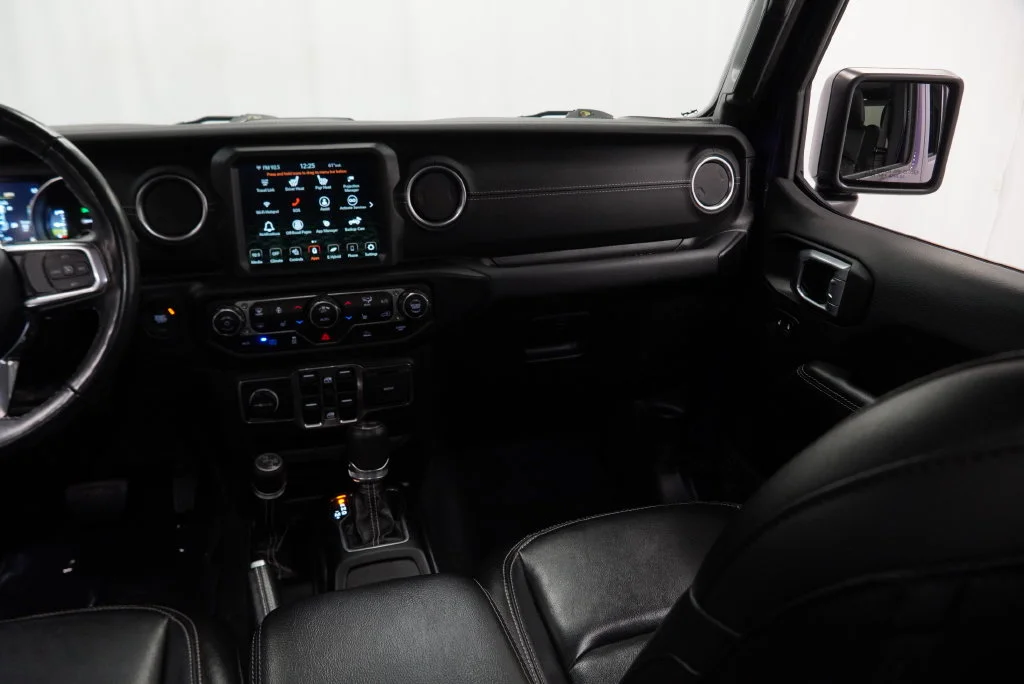 Certified Used 2023  Jeep Sahara 4xe image 27