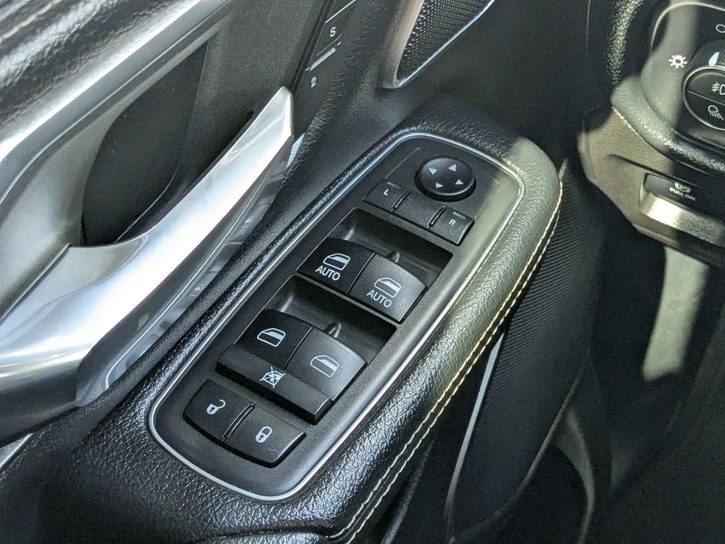 Certified Used 2019 Black Ram Laramie image 21