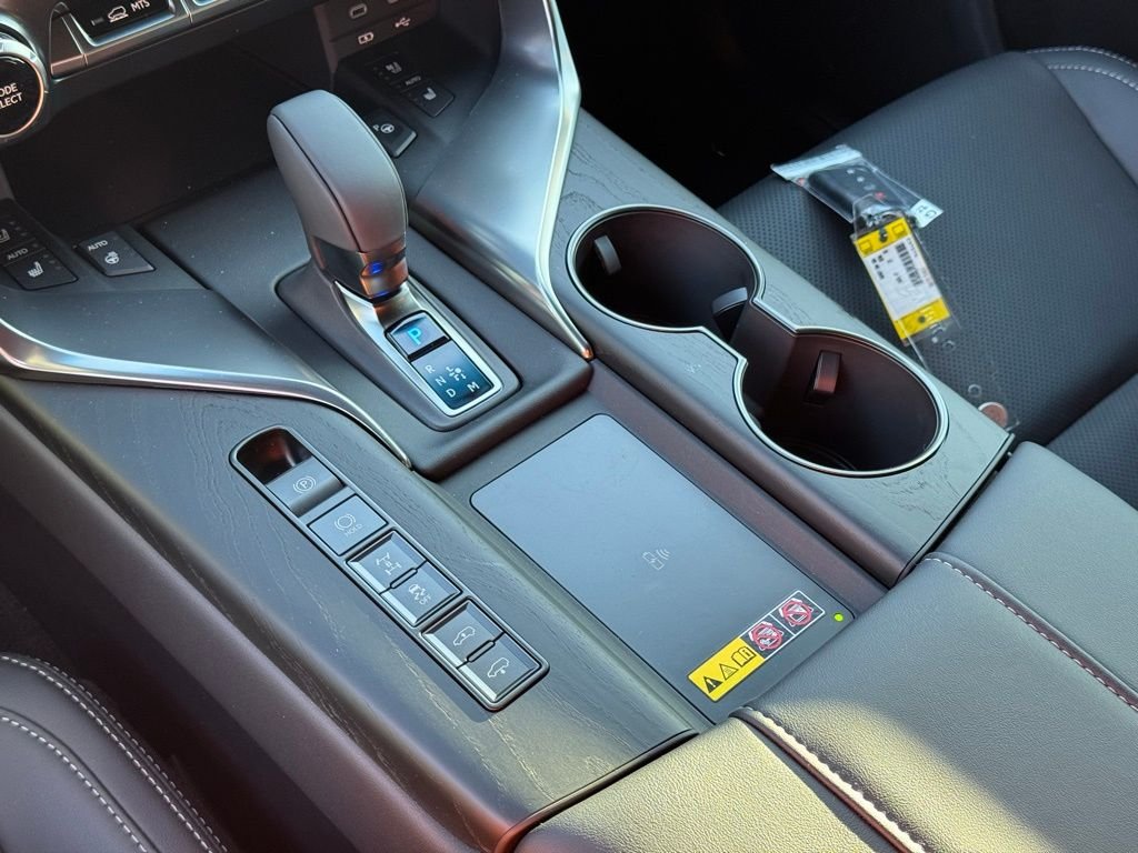 2025 Lexus LX 700h Luxury - Photo 31