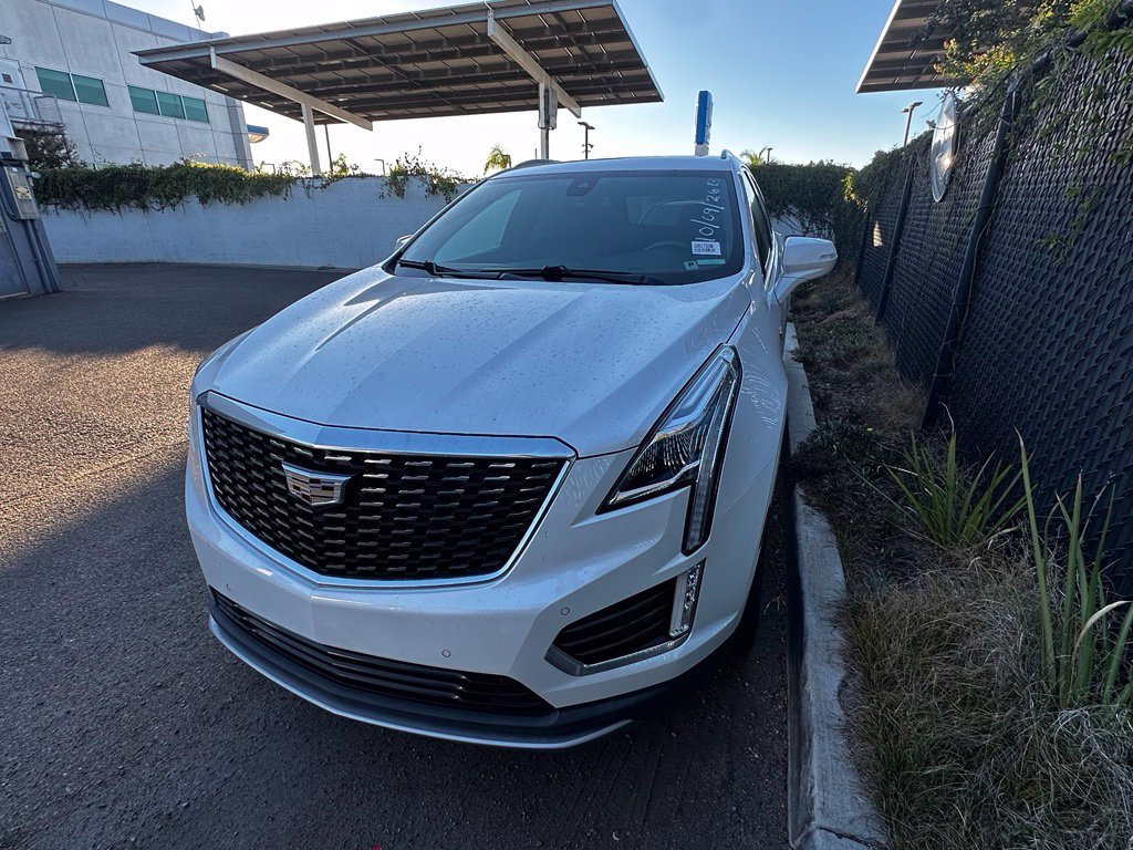 Used 2020 White Cadillac Premium Luxury image 15