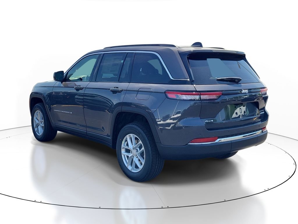 New 2026 Baltic Gray Metallic Clear-Coat Exterior Paint Jeep Laredo X image 3