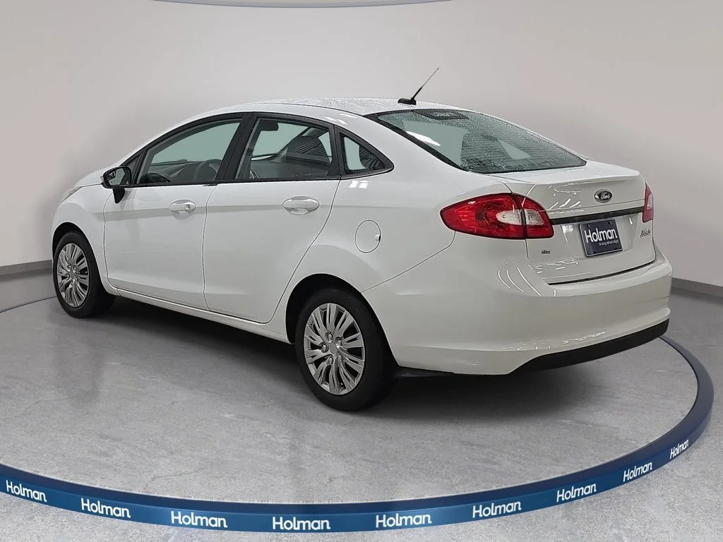 Used 2013 Oxford White Ford SE image 8