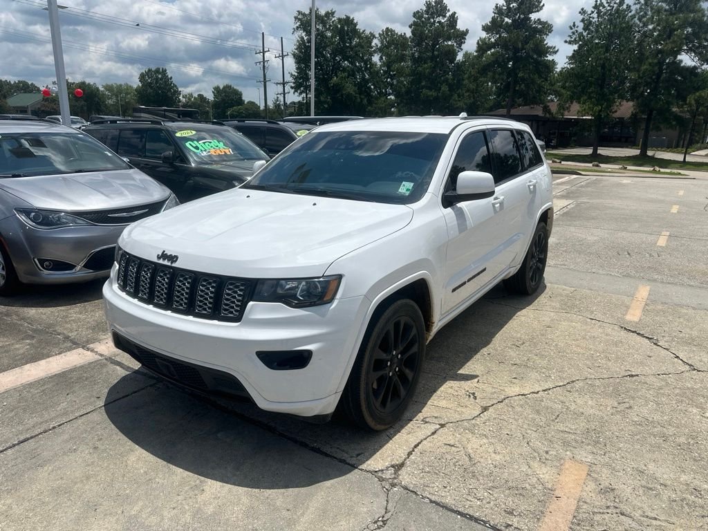 Used 2020 White Jeep Altitude image 1