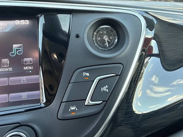 Used 2018 Red Buick Premium II image 32