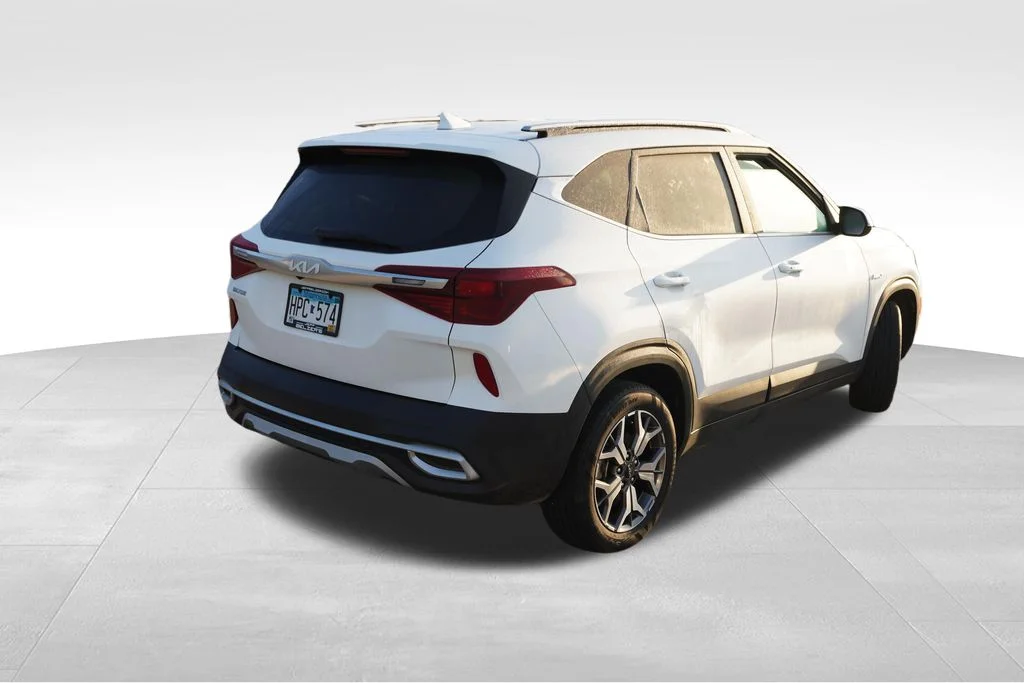 Used 2022 Snow White Pearl Kia EX image 3