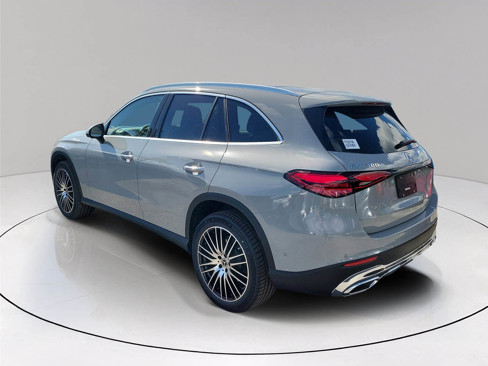 New 2026 MANUFAKTUR Alpine Grey Mercedes-Benz GLC 300 image 4