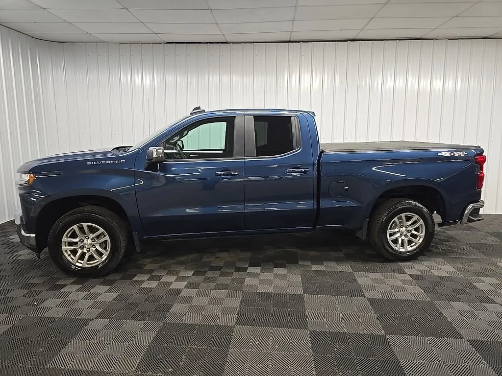 Used 2019 Blue Chevrolet LT image 5