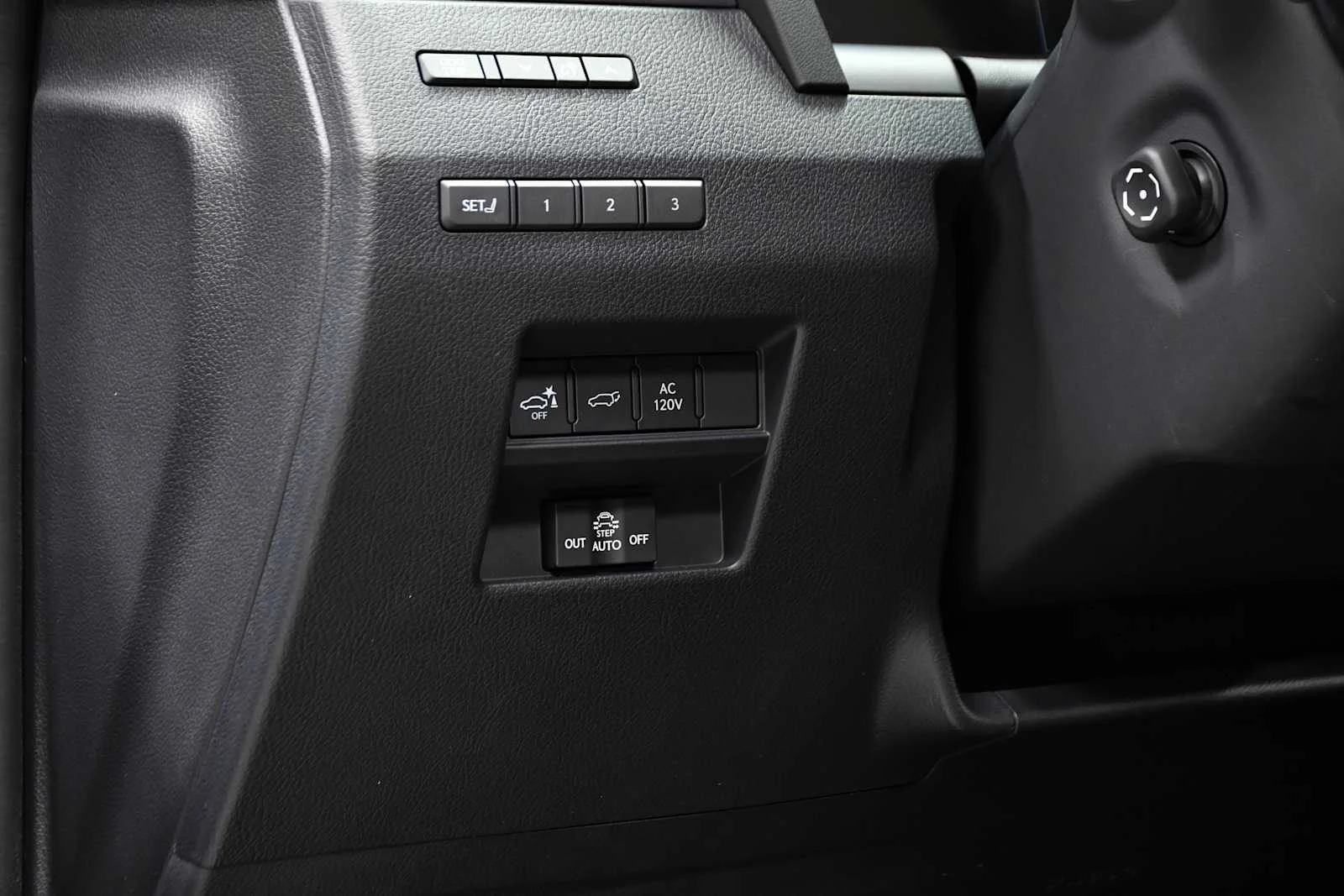 Certified Used 2026 MERCURY GRAY MC. Lexus Luxury+ image 16