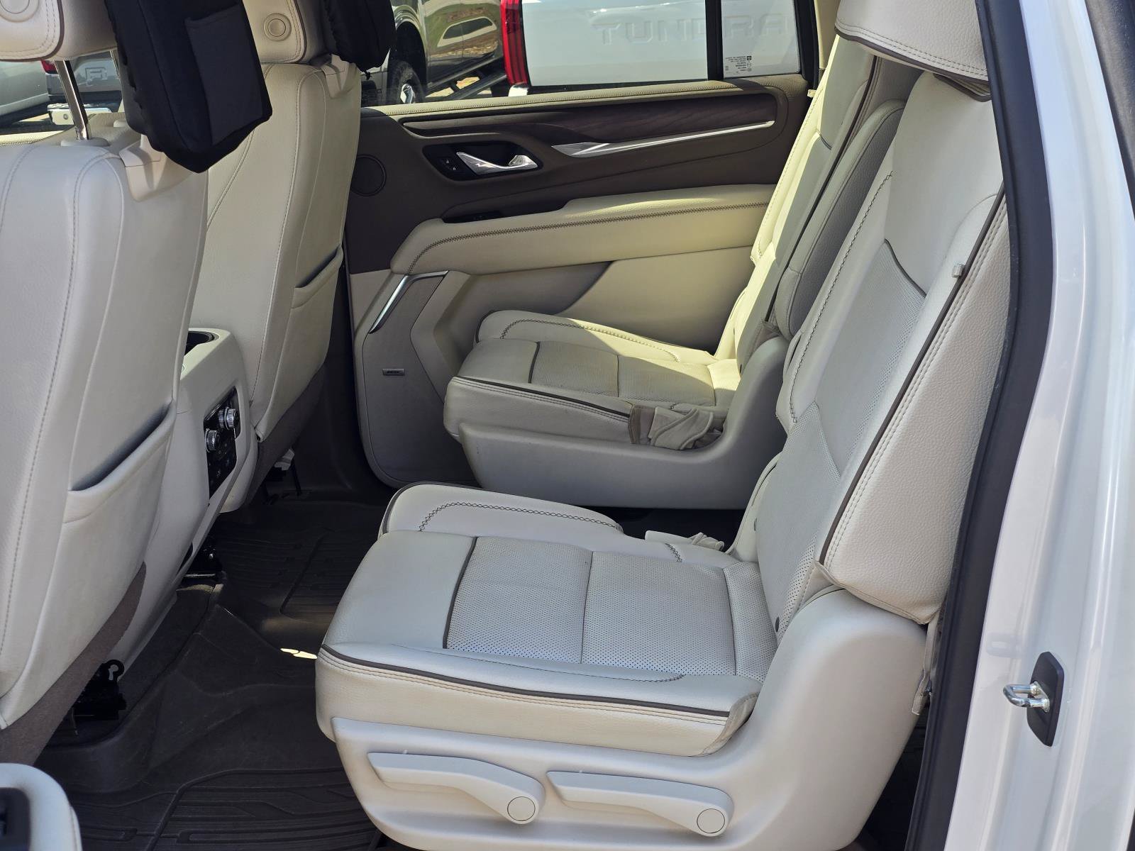 2021 GMC Yukon XL Denali - Photo 14