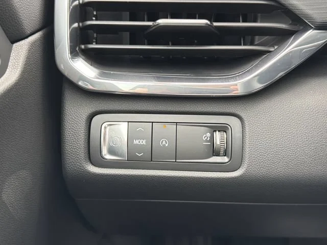 New 2026 Sterling Metallic GMC Elevation image 27