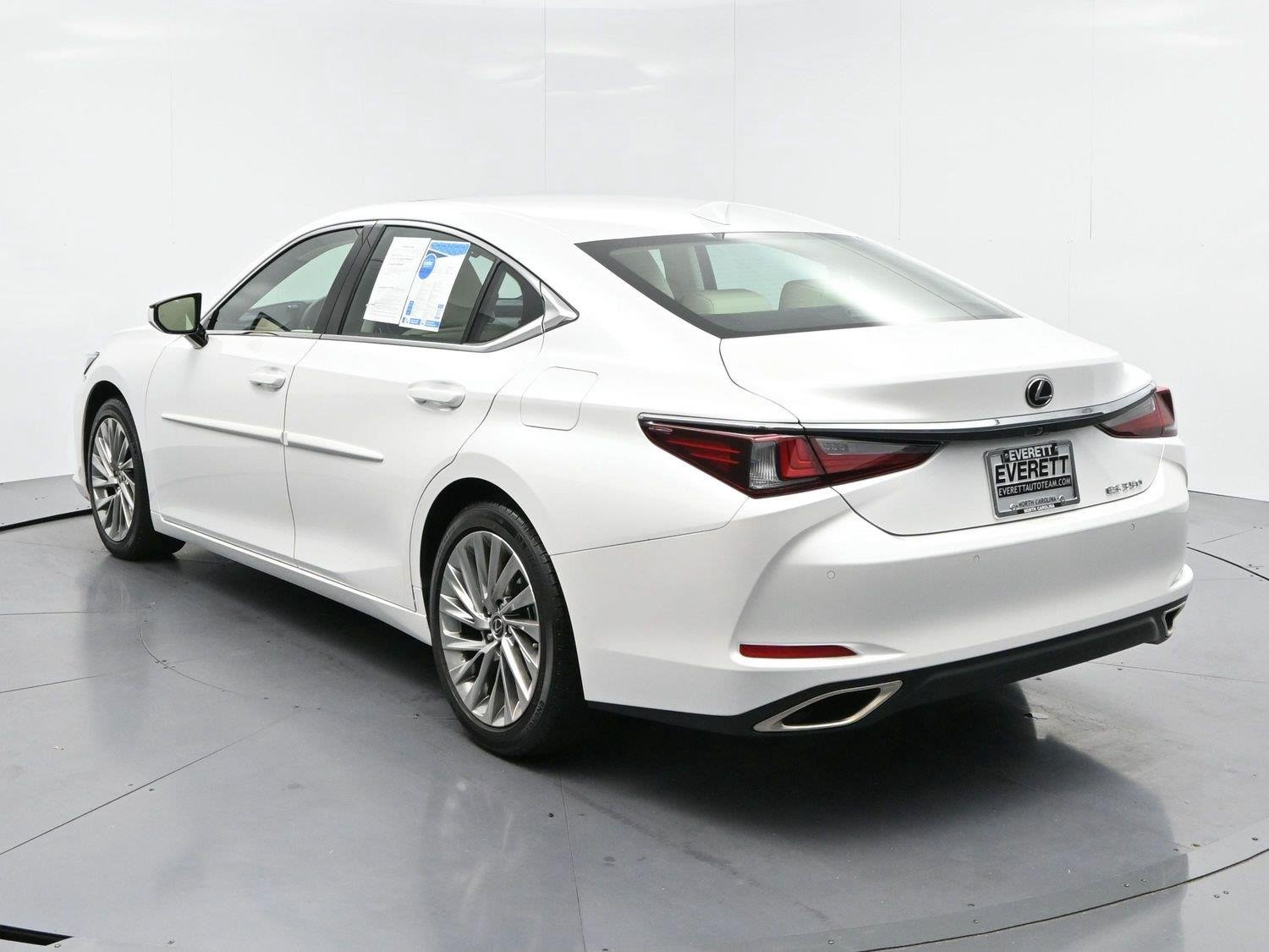 Used 2022 Eminent White Pearl Lexus ES 350 Ultra Luxury image 5