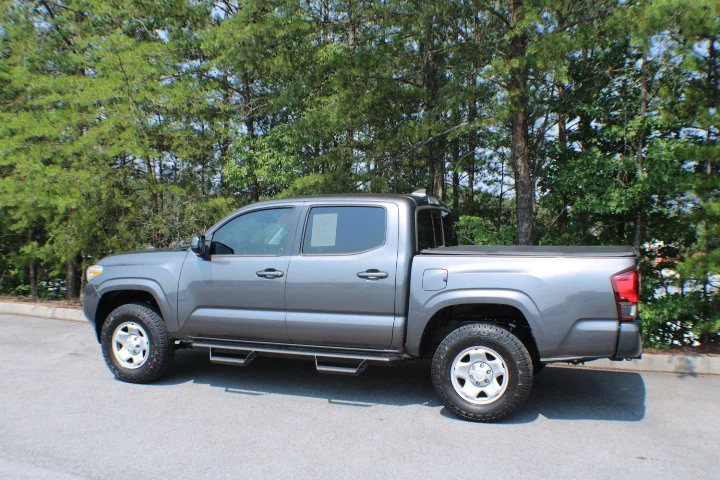 Used 2019 Red Toyota  image 3
