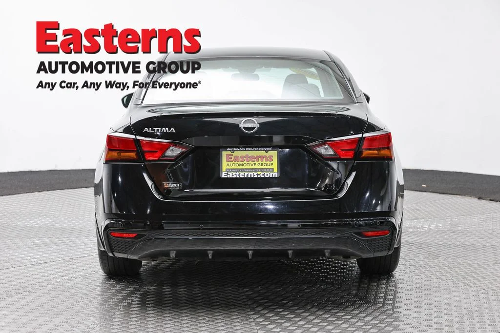 Used 2023 Black Nissan 2.5 S image 6
