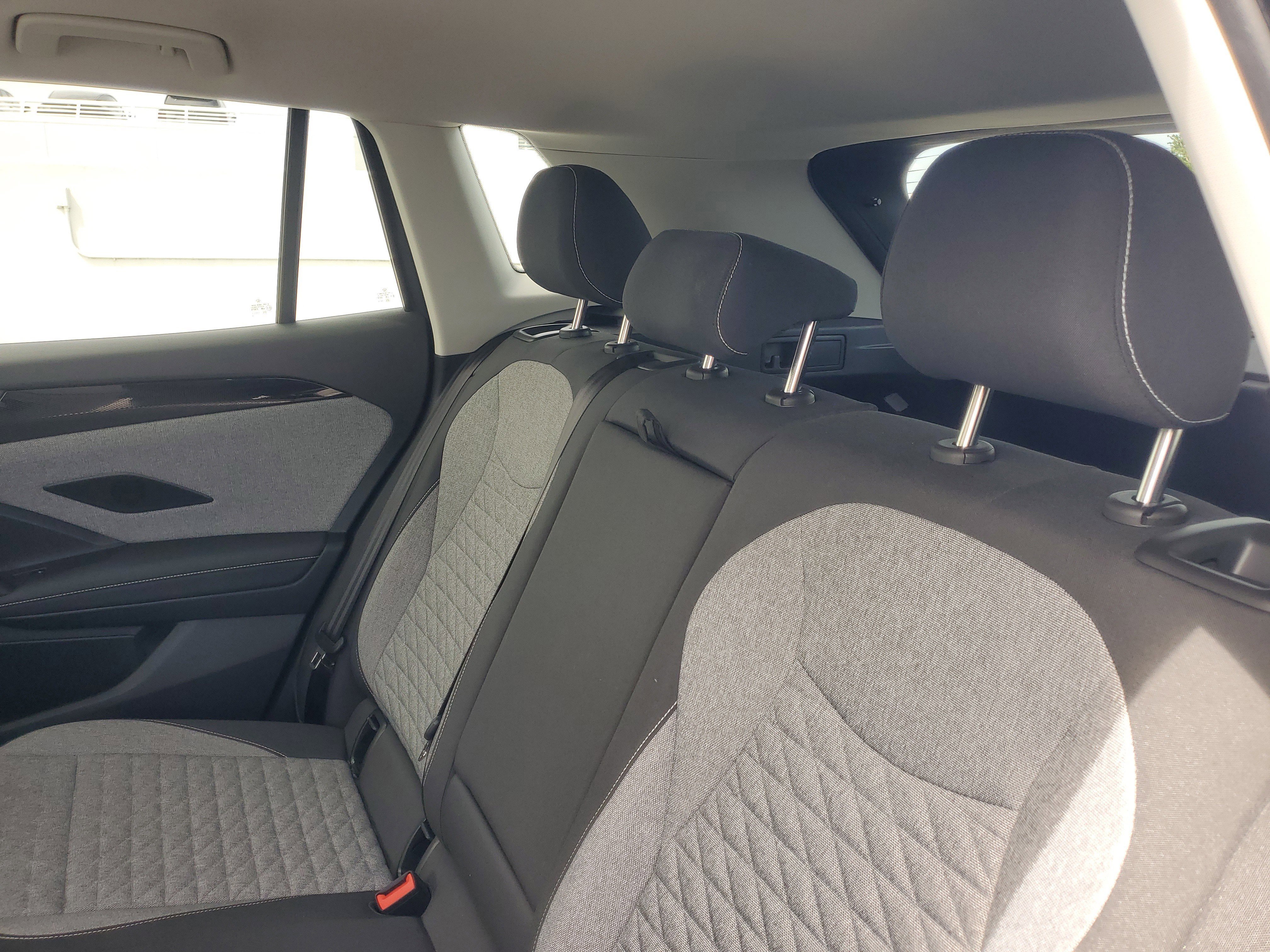 Used 2025 Platinum Gray Metallic Volkswagen S image 12