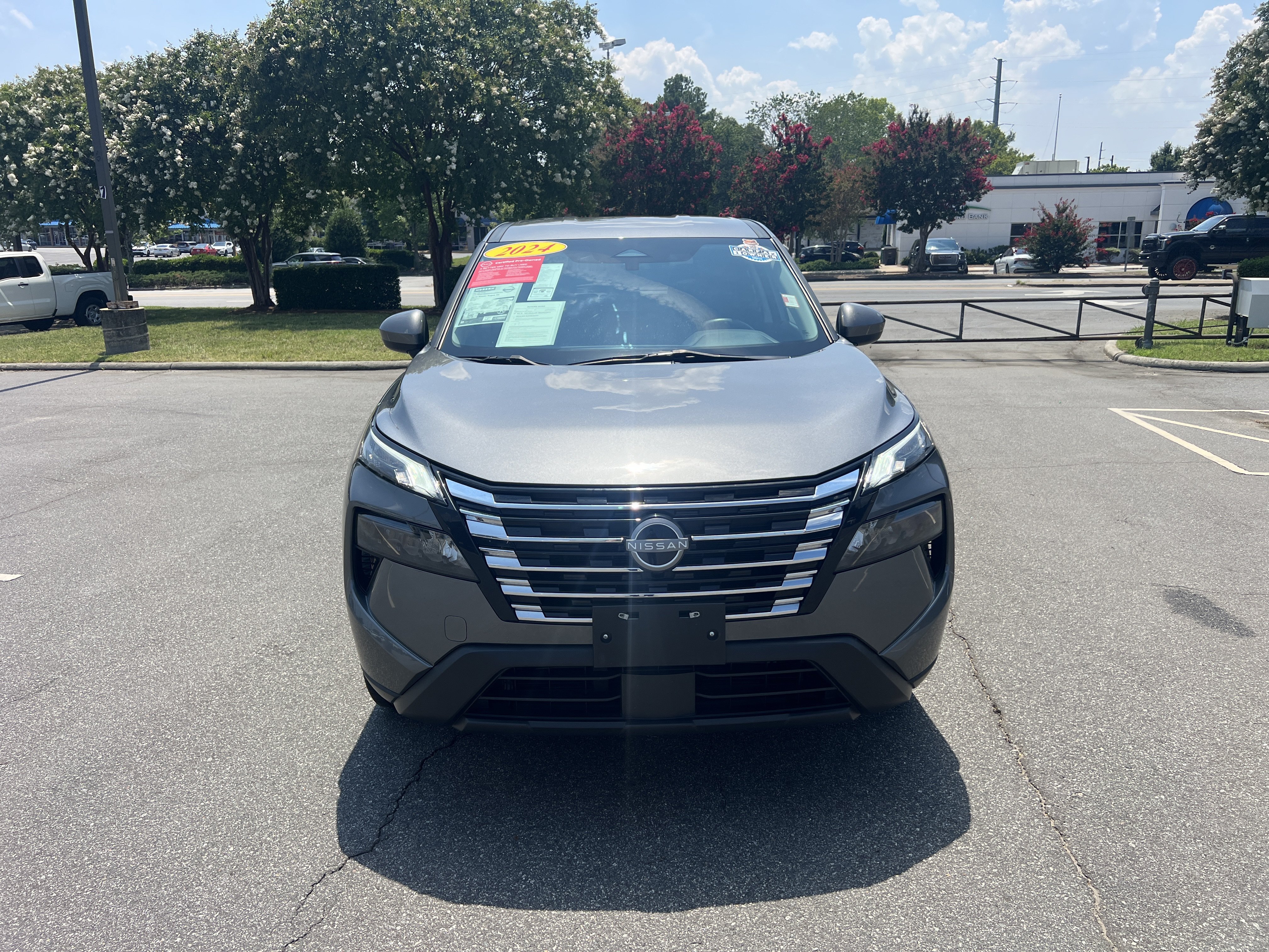 Certified Used 2024 Gun Metallic Nissan SV image 4