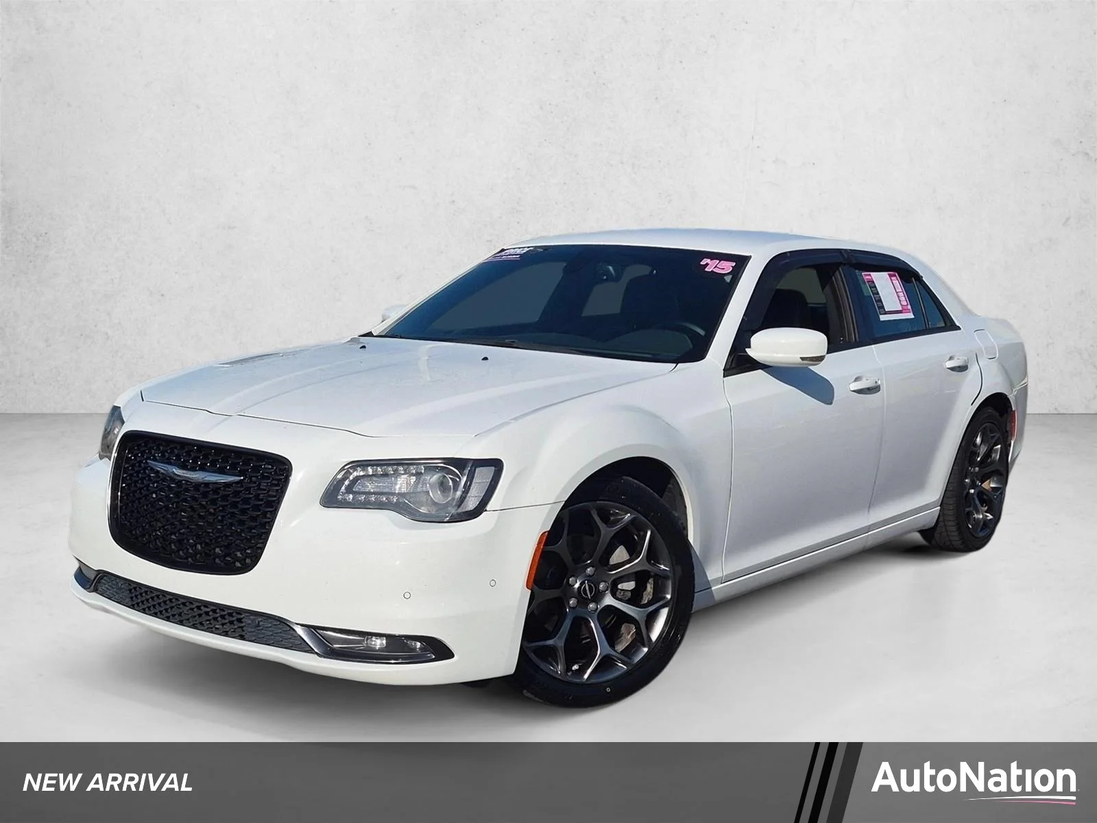 Used 2015 White Chrysler 300S image 1