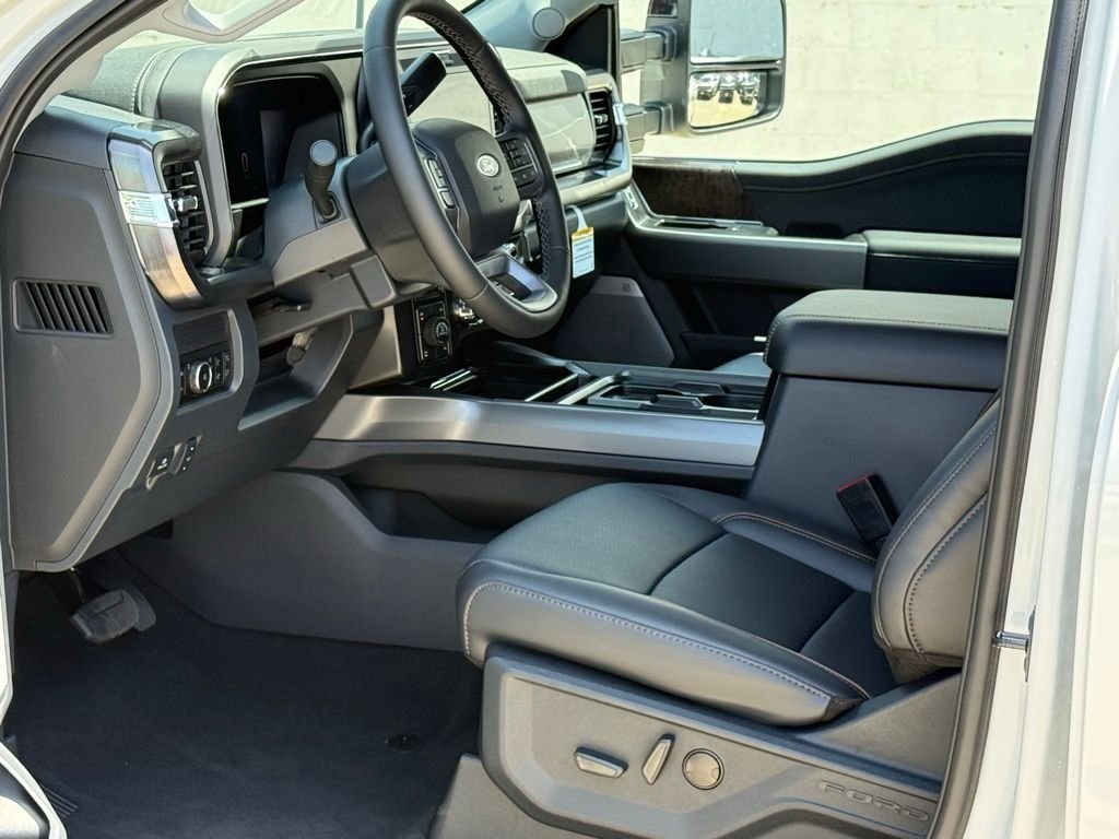 New 2026 Star White Metallic Tri-Coat Ford F-250® Lariat® image 5