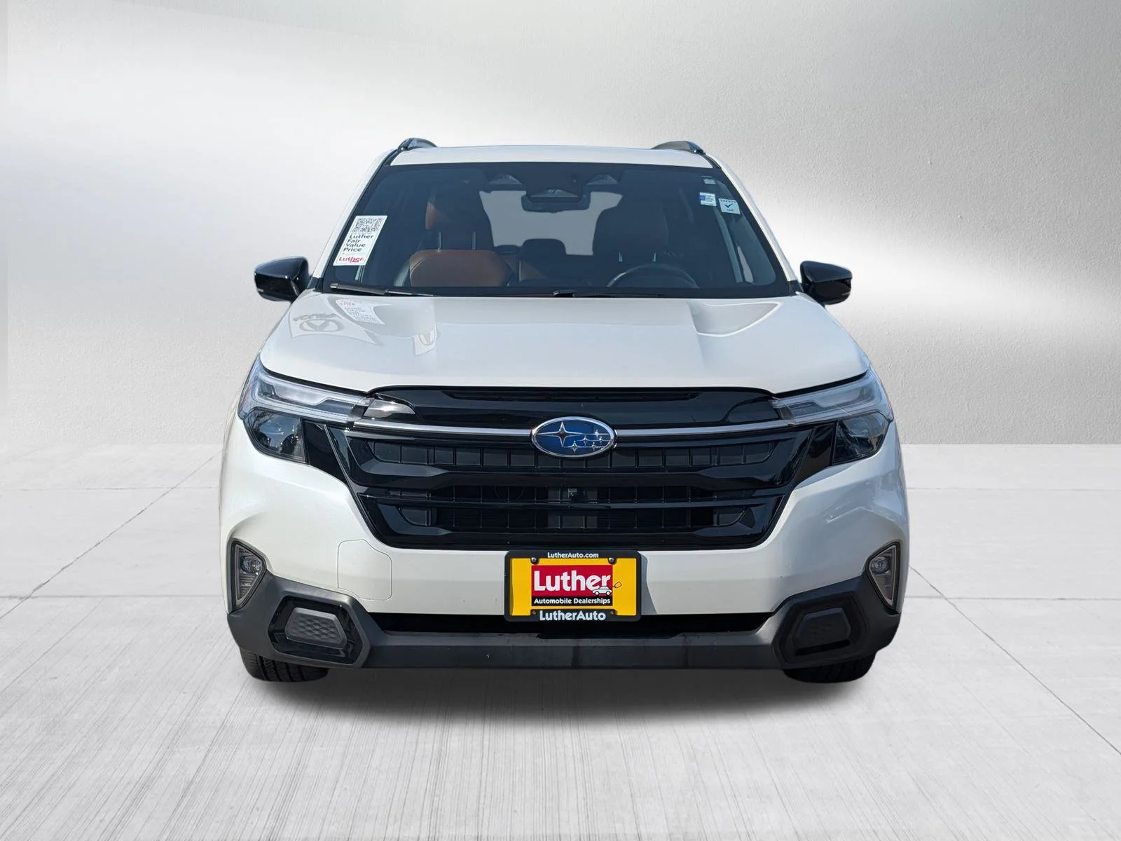 Used 2025 Crystal White Pearl Subaru Touring image 8