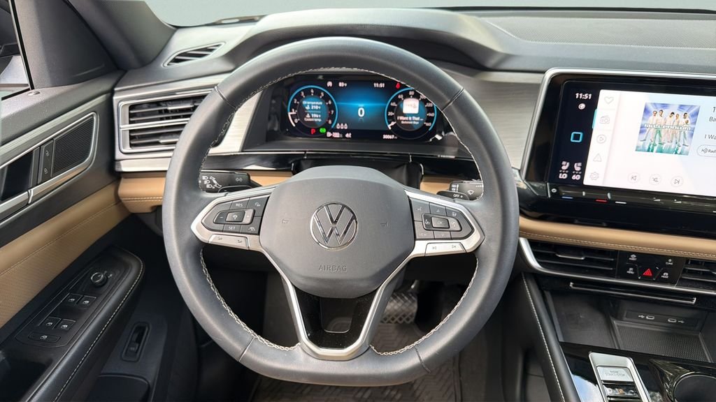 Used 2024  Volkswagen 2.0T SE w/Technology image 13